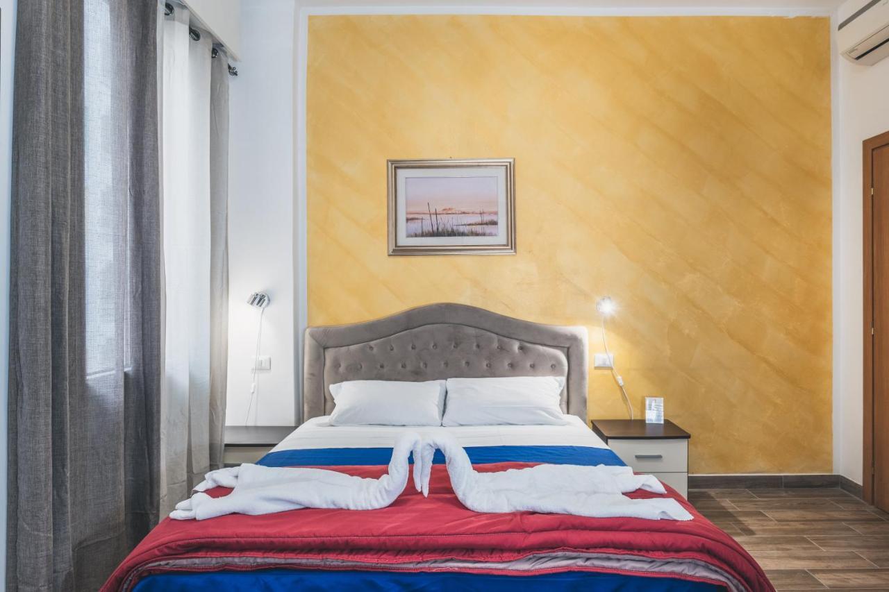 Bulldog Station Apartments With Private Wc, Ac, Tv Mestre Exteriör bild