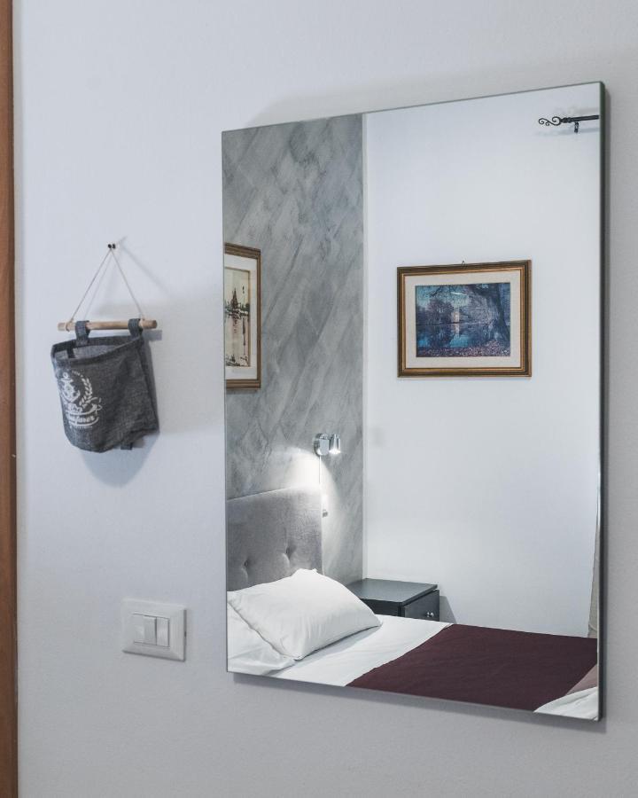 Bulldog Station Apartments With Private Wc, Ac, Tv Mestre Exteriör bild