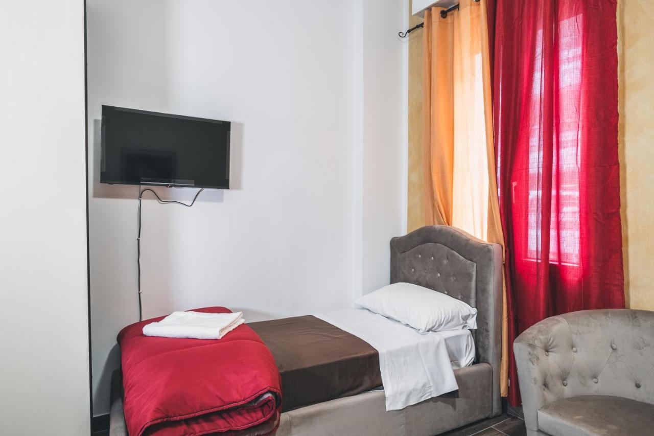 Bulldog Station Apartments With Private Wc, Ac, Tv Mestre Exteriör bild