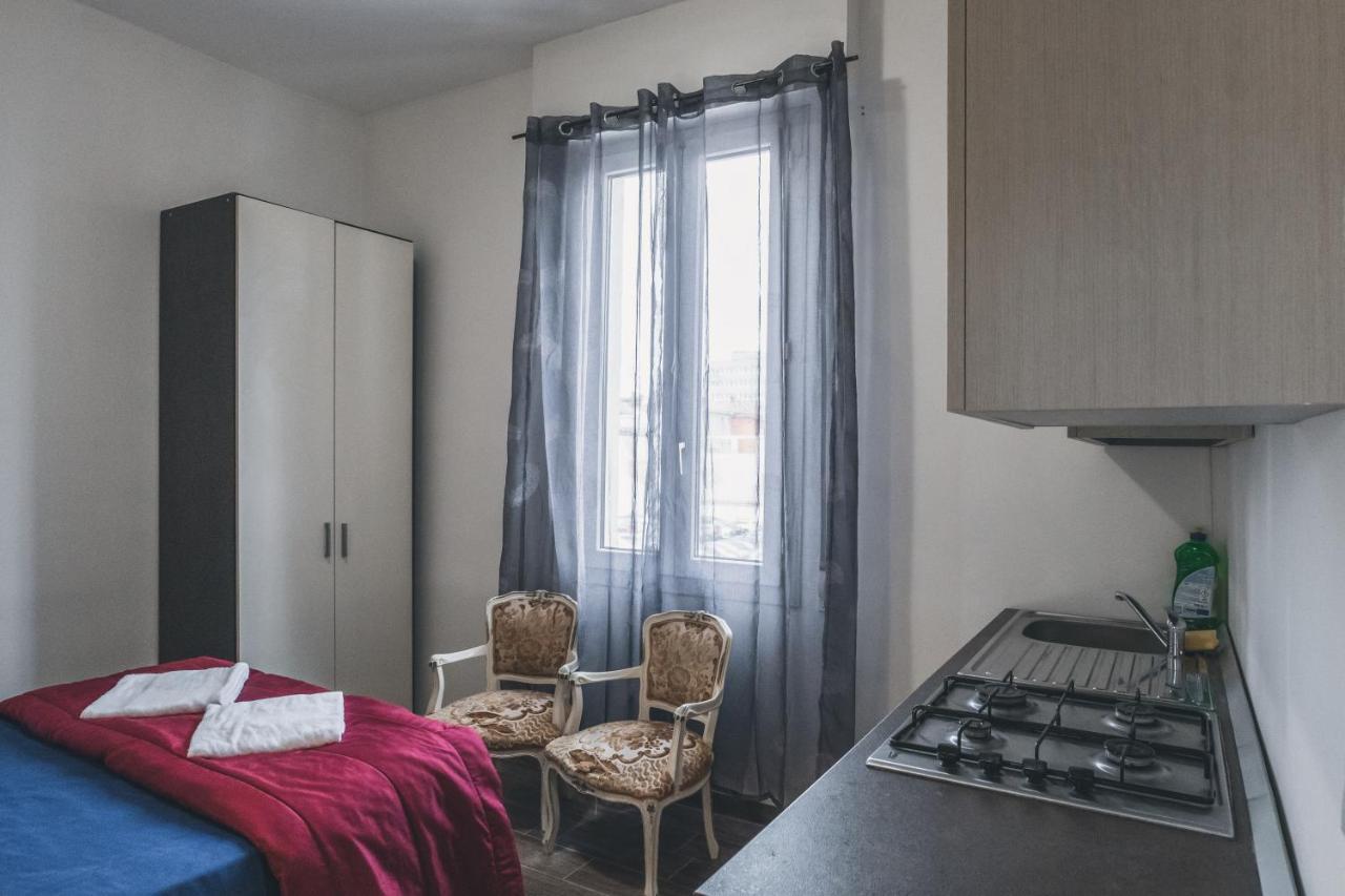 Bulldog Station Apartments With Private Wc, Ac, Tv Mestre Exteriör bild